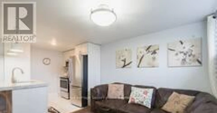 LOWER-81 Erie Street, Toronto, ON, M6L 2R1 - 2