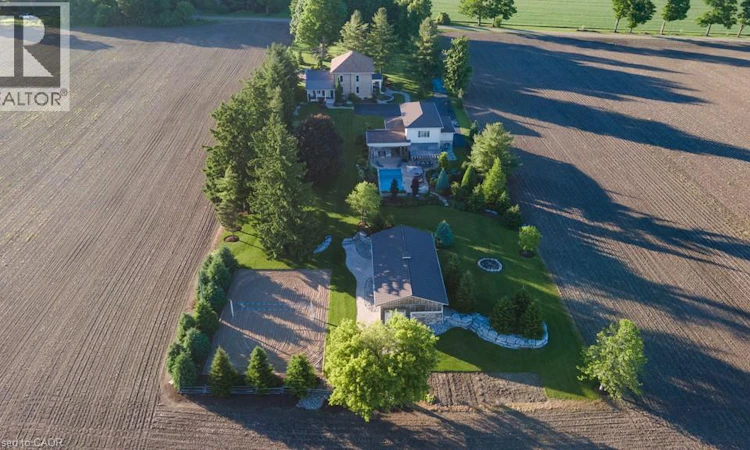 825946 8 Township Road