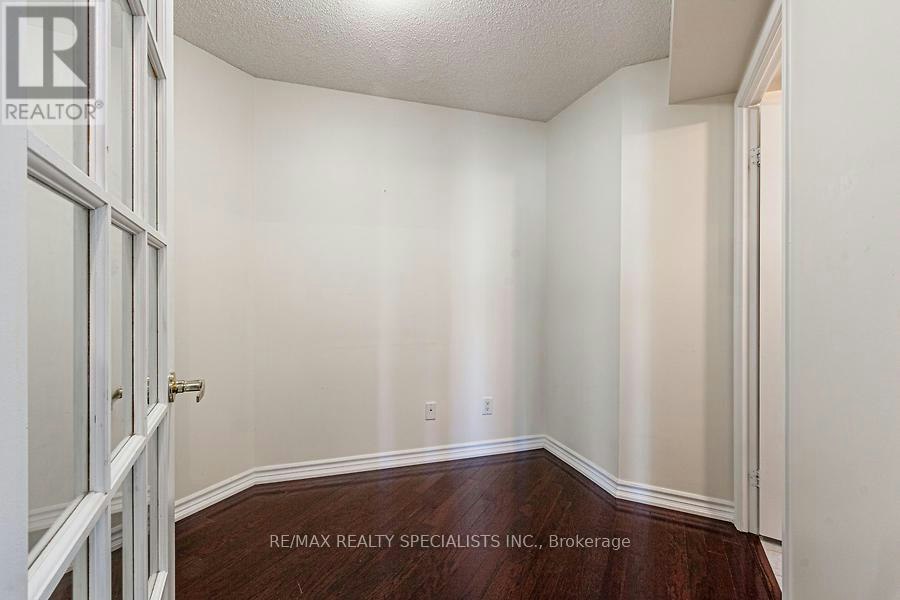 2320-25 Kingsbridge Garden Circle, Mississauga, ON, L5R 4B1 - 16
