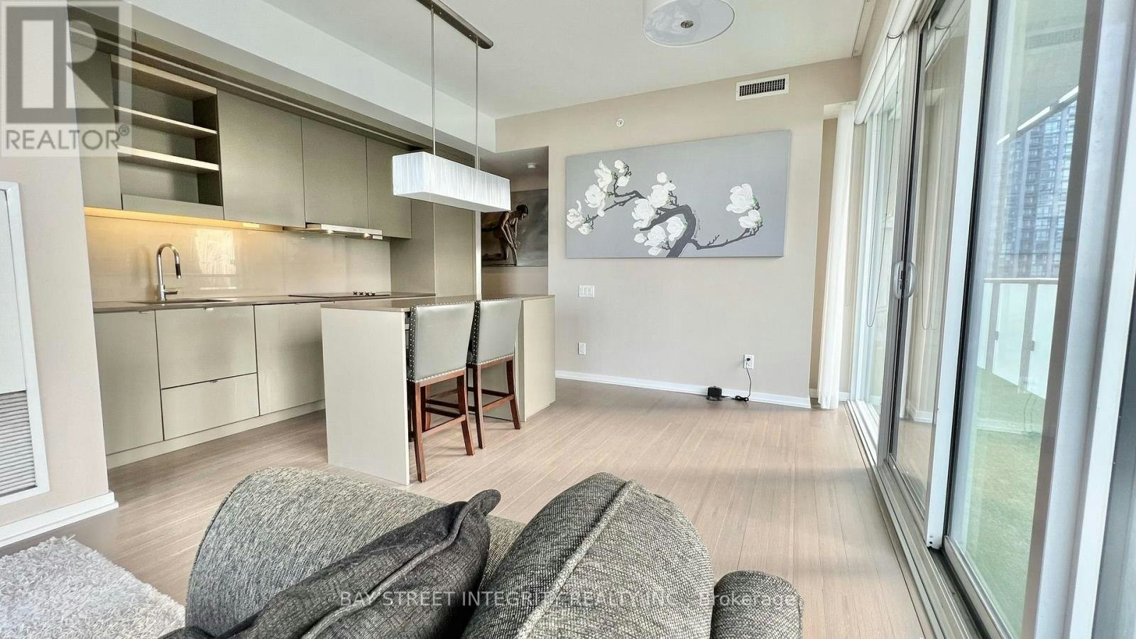 2409-101 Peter Street, Toronto, ON, M5V 0G6 - 5