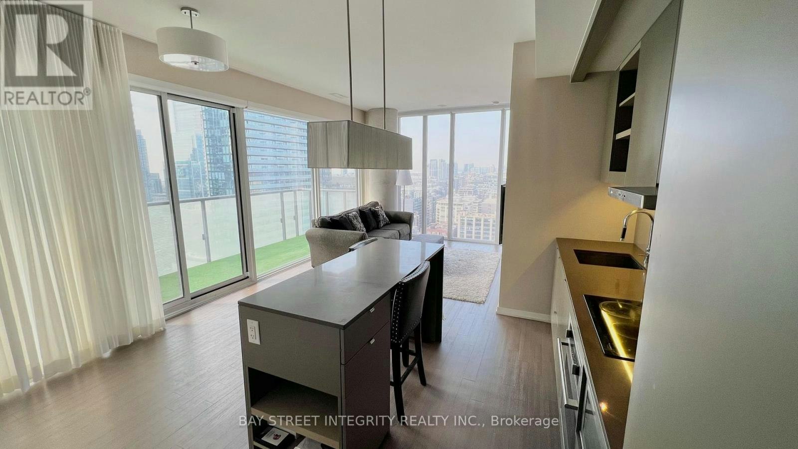 2409-101 Peter Street, Toronto, ON, M5V 0G6 - 2