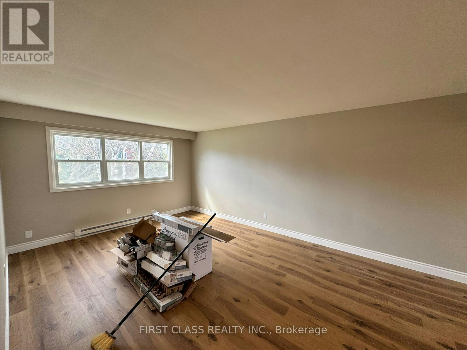 2-596 Digby Avenue, Oshawa, ON, L1G 1W6 - 10