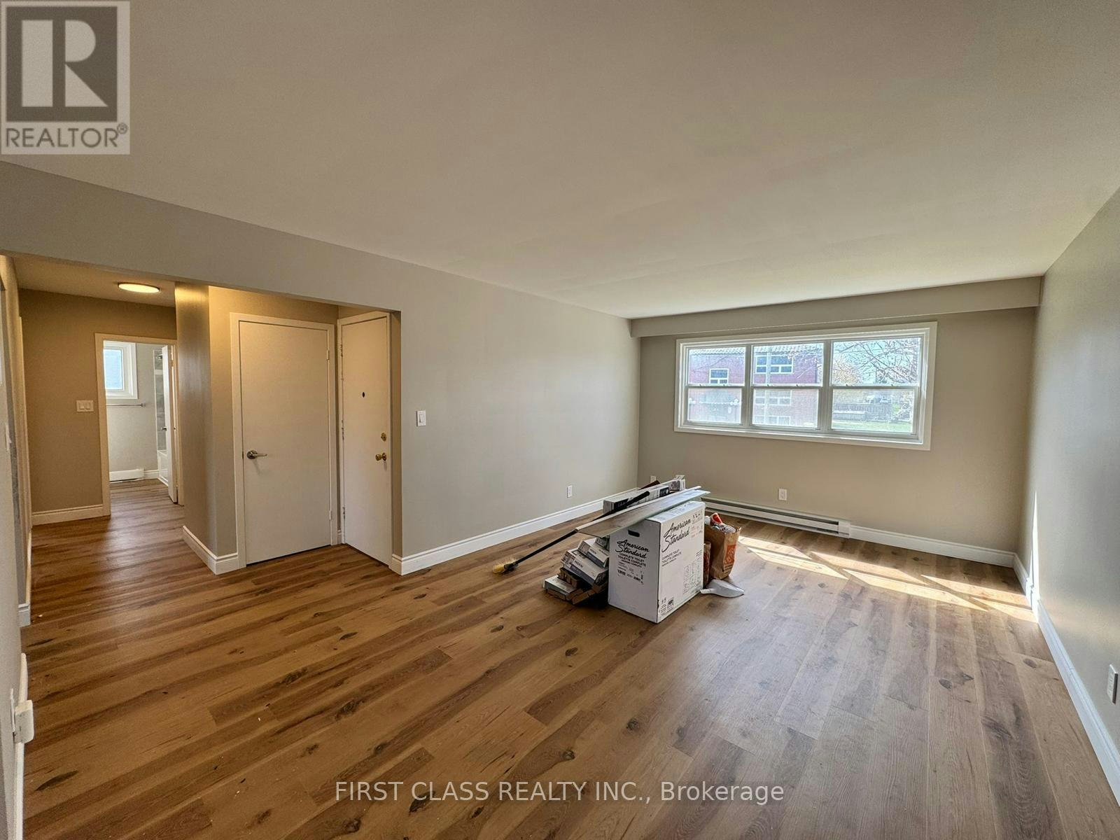 2-596 Digby Avenue, Oshawa, ON, L1G 1W6 - 2