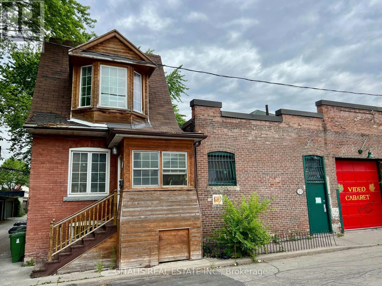 2-2 Busy Street, Toronto, ON, M4M 1N8