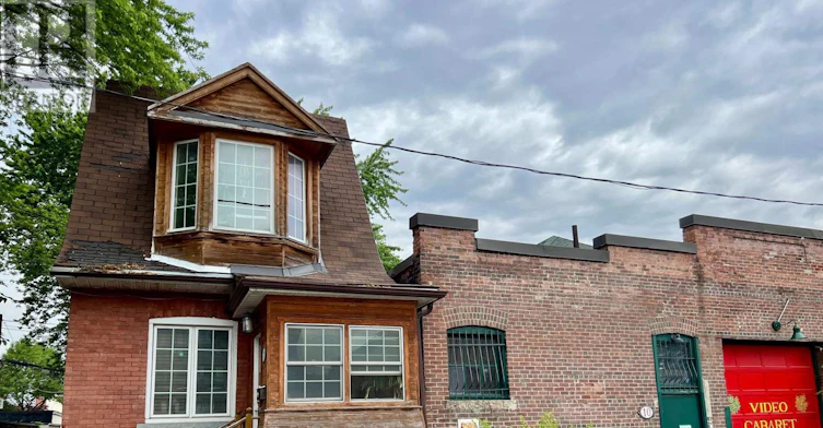 2-2 Busy Street, Toronto, ON, M4M 1N8