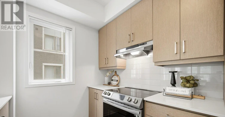 13-11 Honeycrisp Crescent, Vaughan, ON, L4K 0N6 - 13