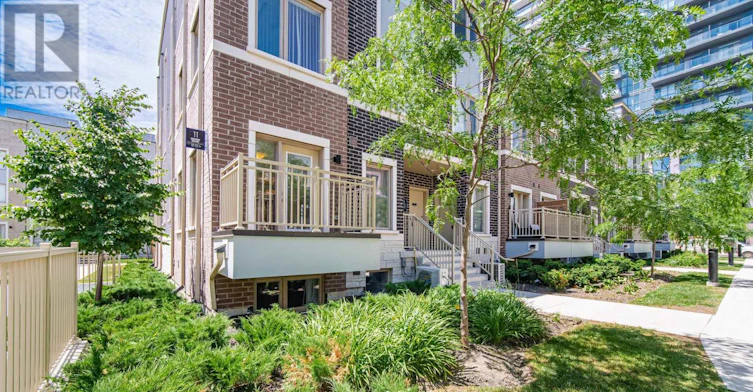 13-11 Honeycrisp Crescent, Vaughan, ON, L4K 0N6
