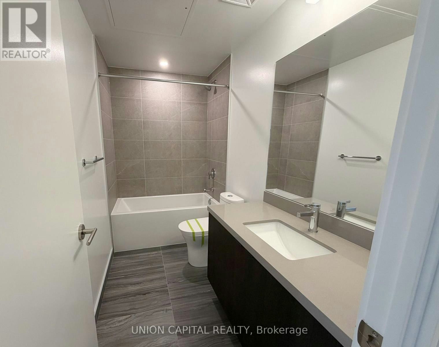 305-2450 Bloor Street, Toronto, ON, M6S 0A9 - 7