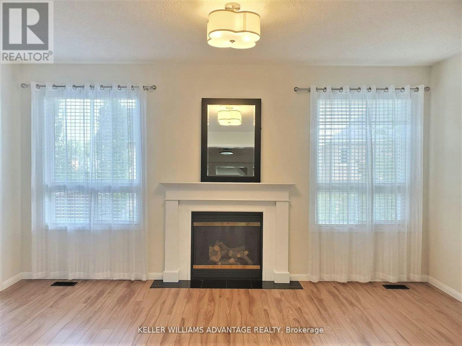 3827 Janice Drive, Mississauga, ON, L5M 7Y6 3