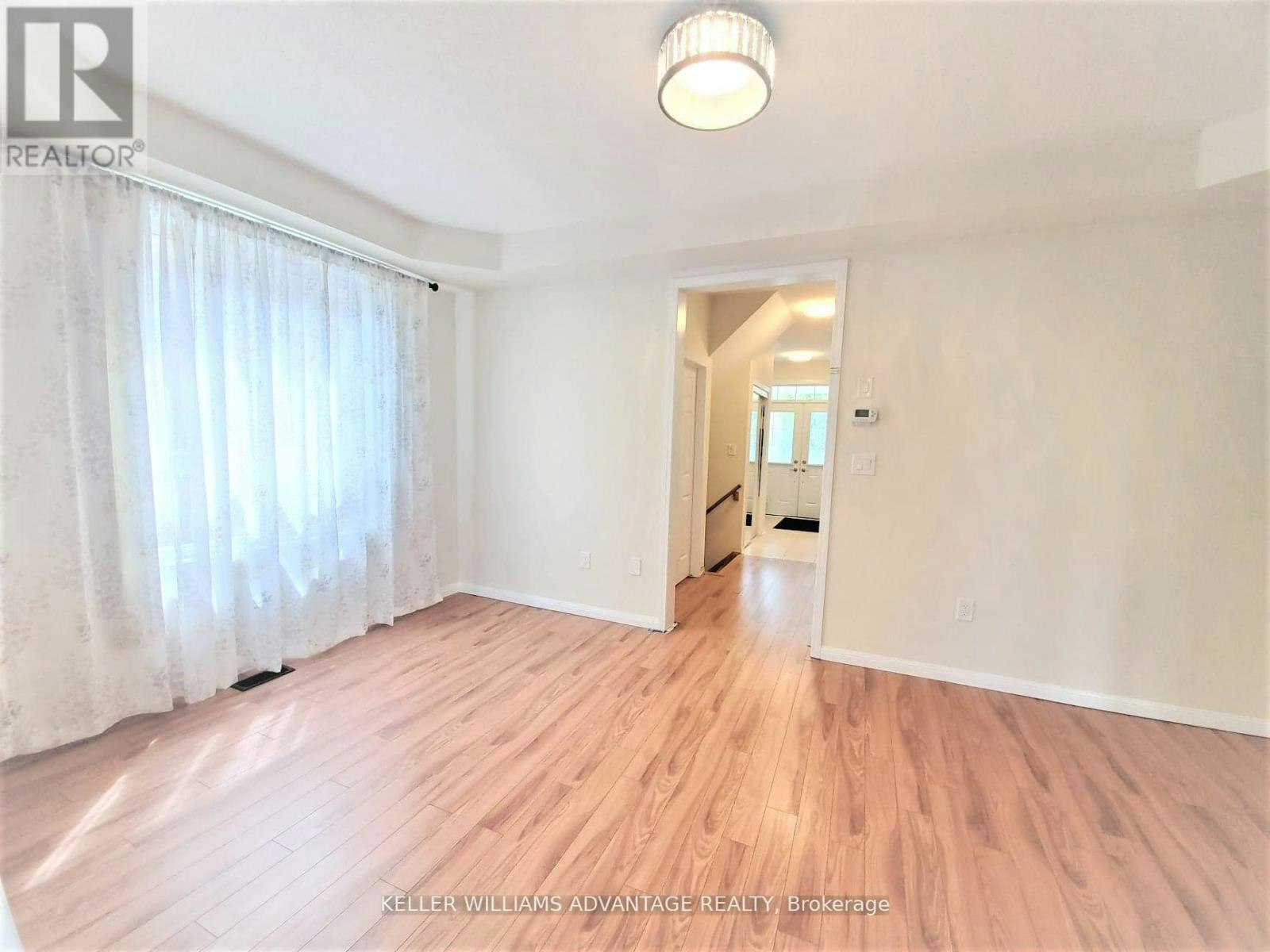 3827 Janice Drive, Mississauga, ON, L5M 7Y6 2
