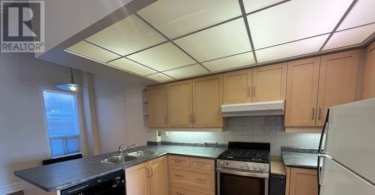 401 Spadina Avenue, Toronto, ON, M5T 2G6 - 2