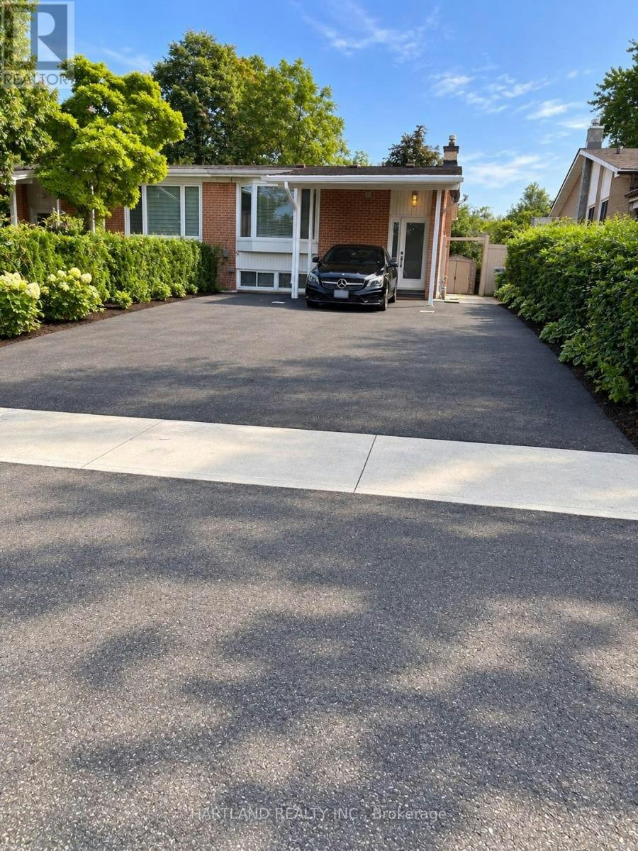 1841 Sandgate Crescent, Mississauga, ON, L5J 2E7 - 2