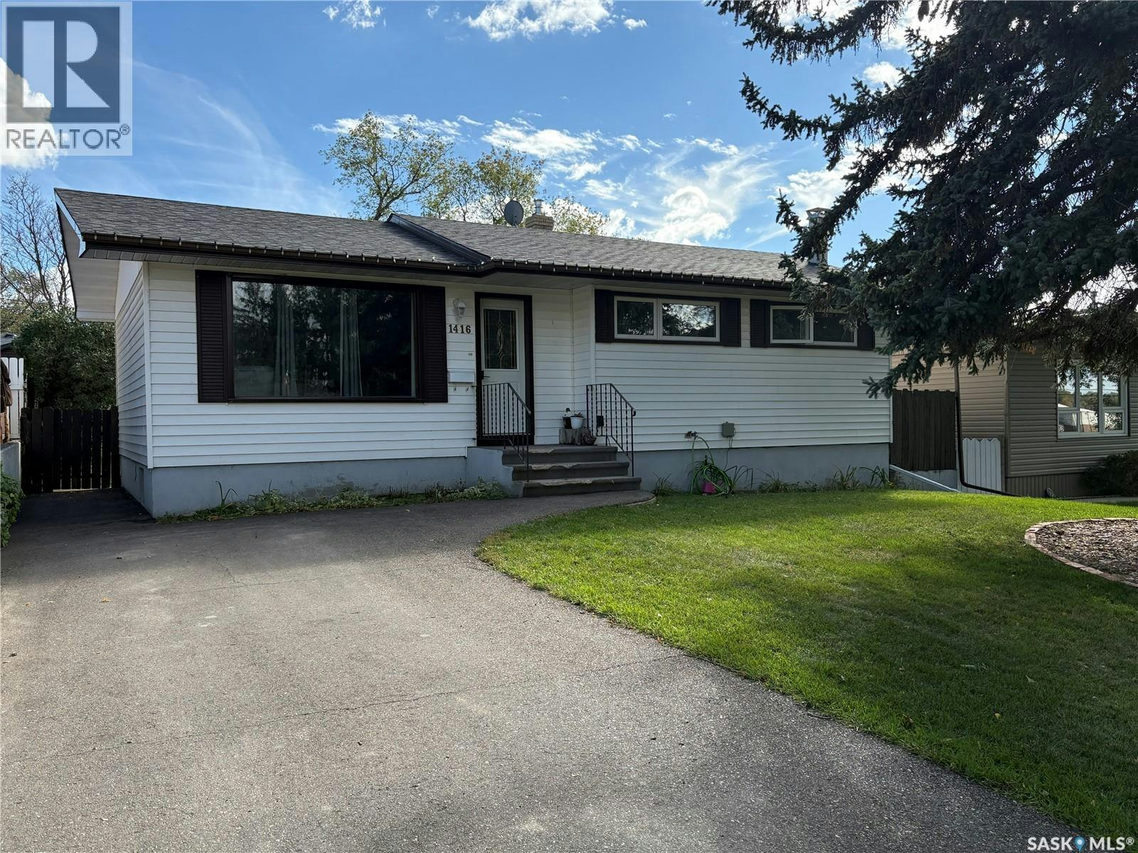 1416 Ashley Drive, Swift Current, SK, S9H 1N5