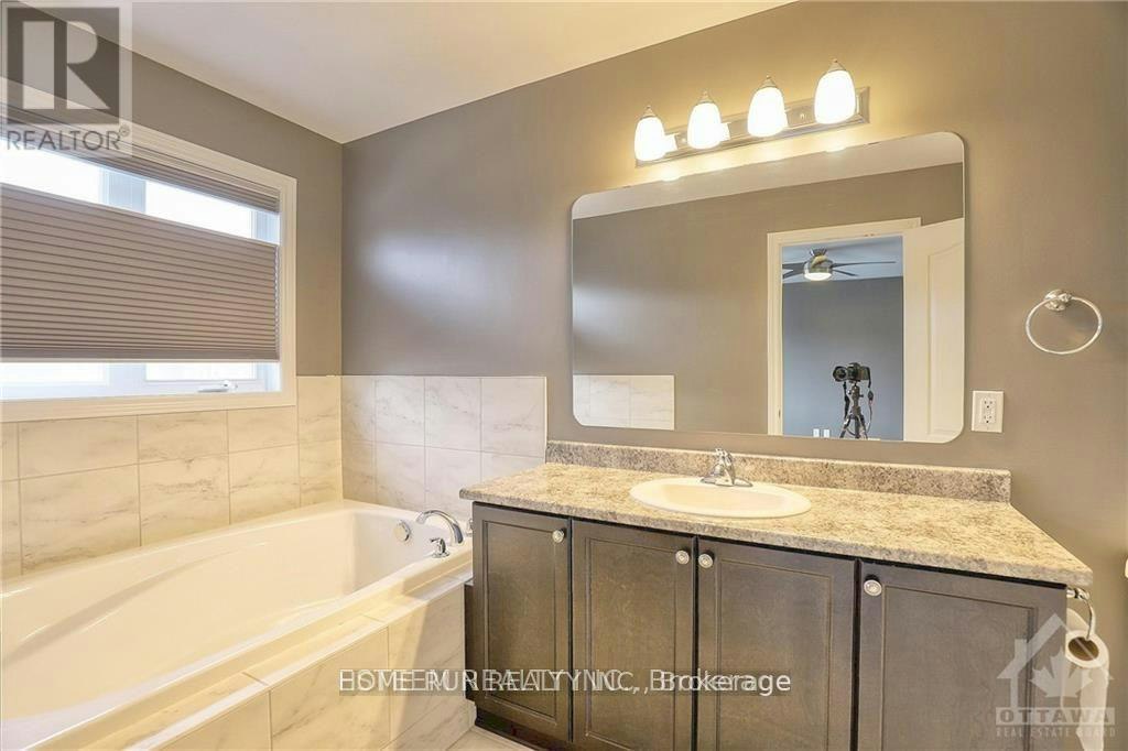 206 Broxburn Crescent, Ottawa, ON, K2J 0N7 - 20