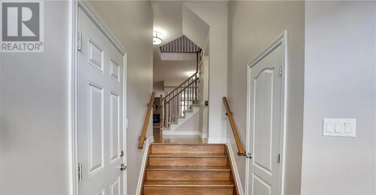 206 Broxburn Crescent, Ottawa, ON, K2J 0N7 - 4