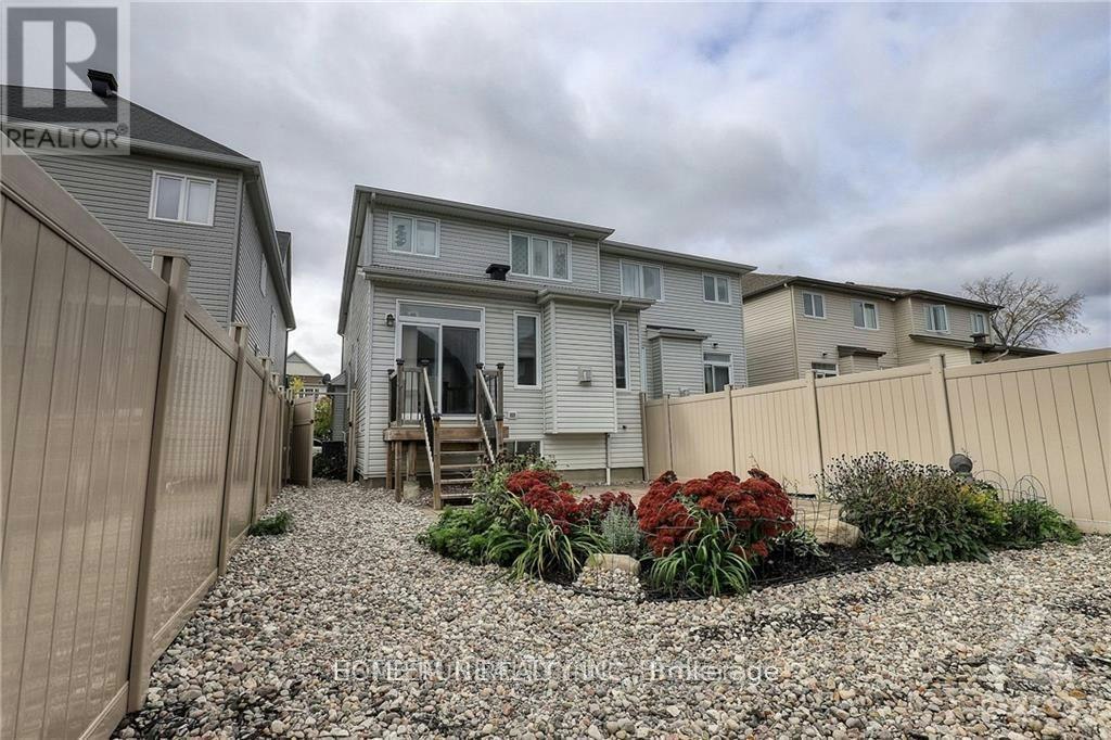 206 Broxburn Crescent, Ottawa, ON, K2J 0N7 - 2