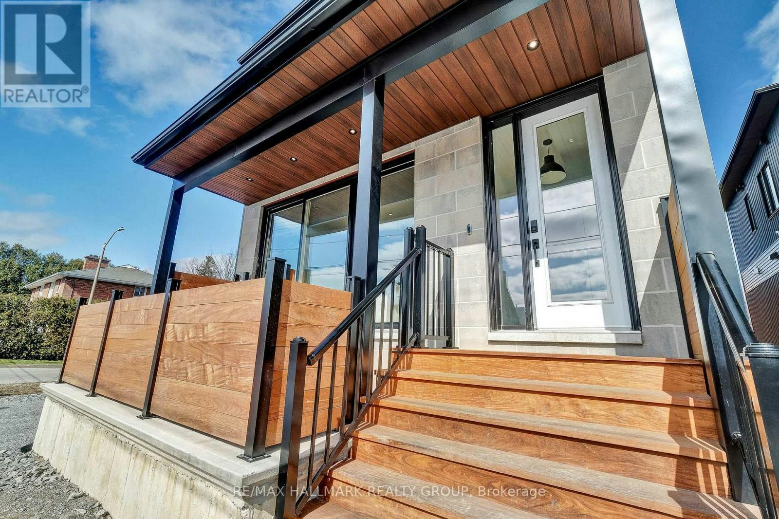 1 711a Carsons Road, Ottawa, ON, K1K 2H2 - 2