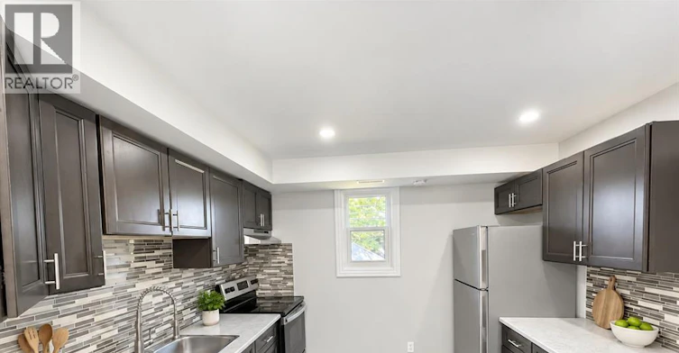 1315 Henry Ford Centre Drive, Windsor, ON, N8Y 2T9 - 2