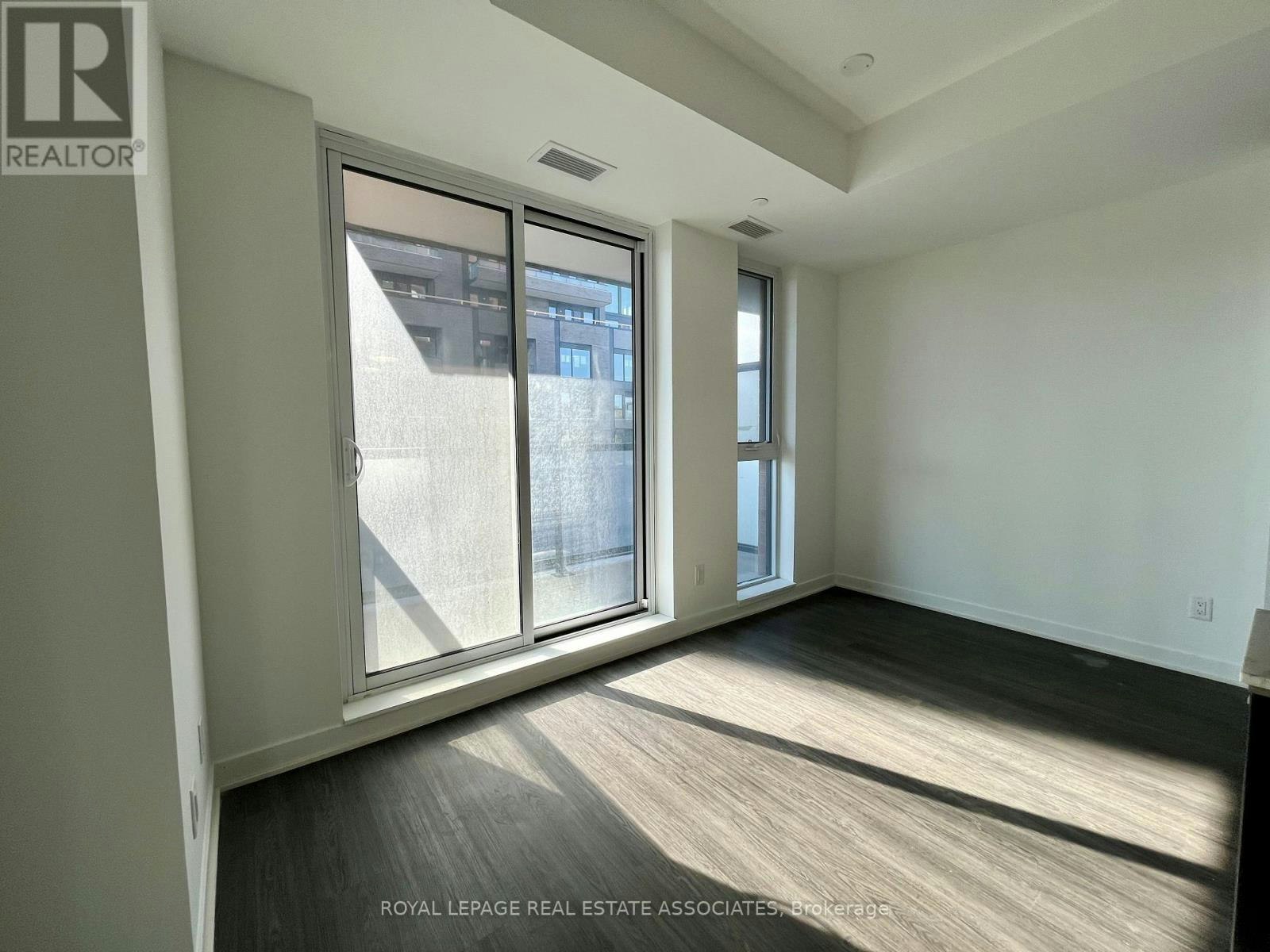 409-185 Alberta Avenue, Toronto, ON, M6C 1C5 - 2