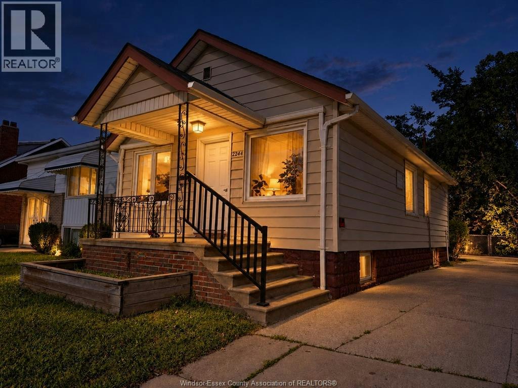 2244 Howard, Windsor, ON, N8X 3V1