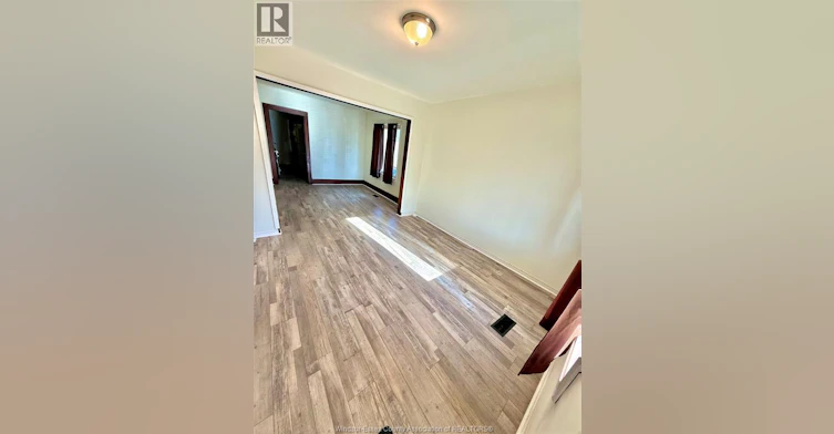 2244 Howard, Windsor, ON, N8X 3V1 - 3