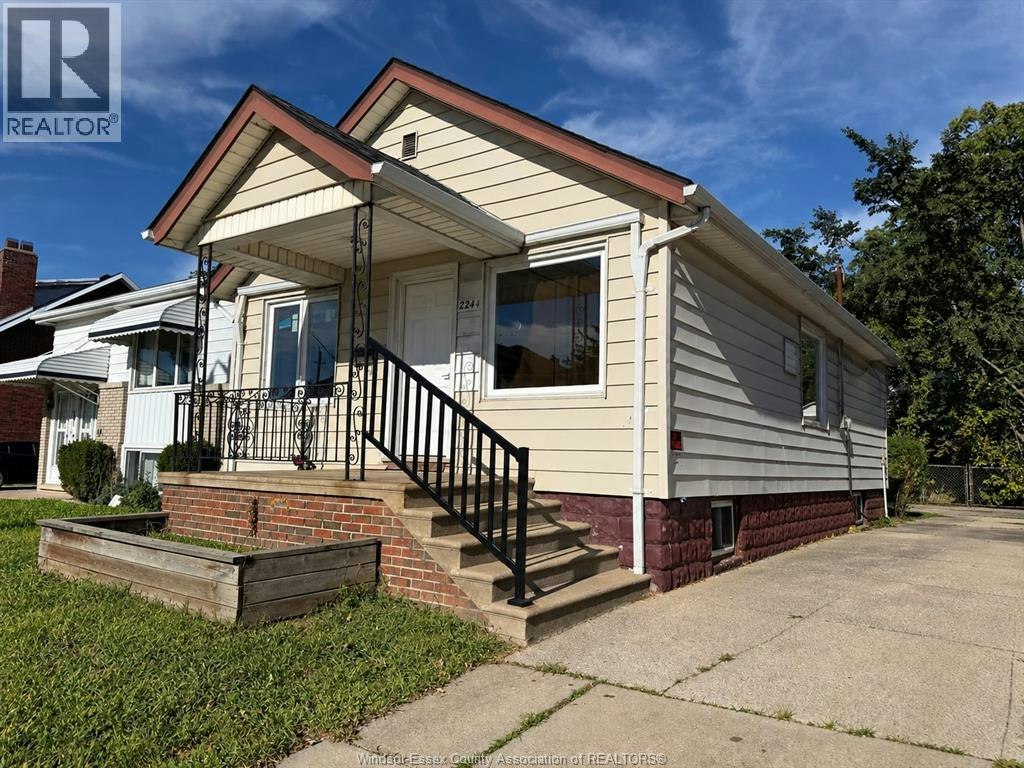 2244 Howard, Windsor, ON, N8X 3V1 - 2