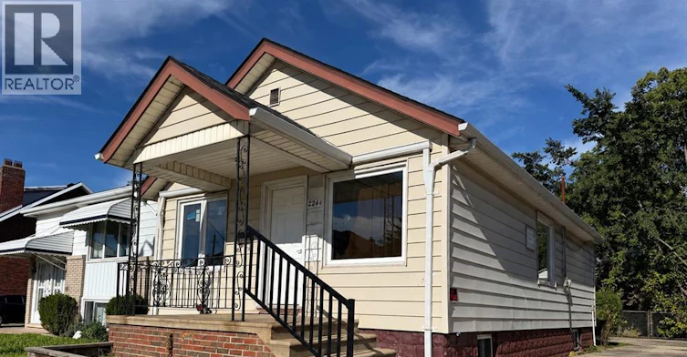 2244 Howard, Windsor, ON, N8X 3V1 - 2
