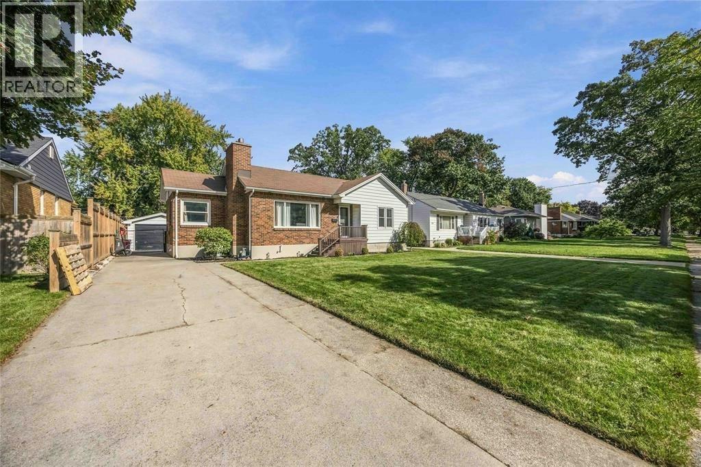 772 Kemsley Drive, Sarnia, ON, N7V 2M2
