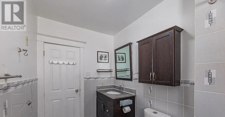 606 Coxwell Avenue, Toronto, ON, M4C 3B6 - 14
