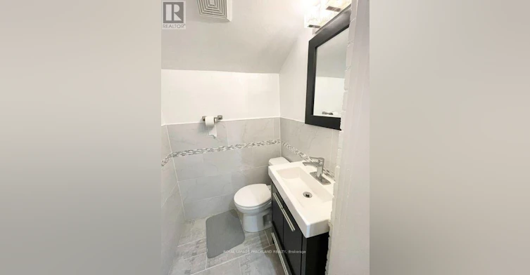 606 Coxwell Avenue, Toronto, ON, M4C 3B6 - 9