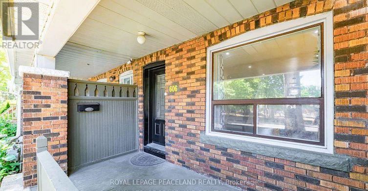 606 Coxwell Avenue, Toronto, ON, M4C 3B6 - 3