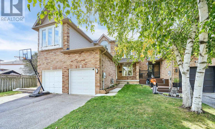 8 Landerville Lane