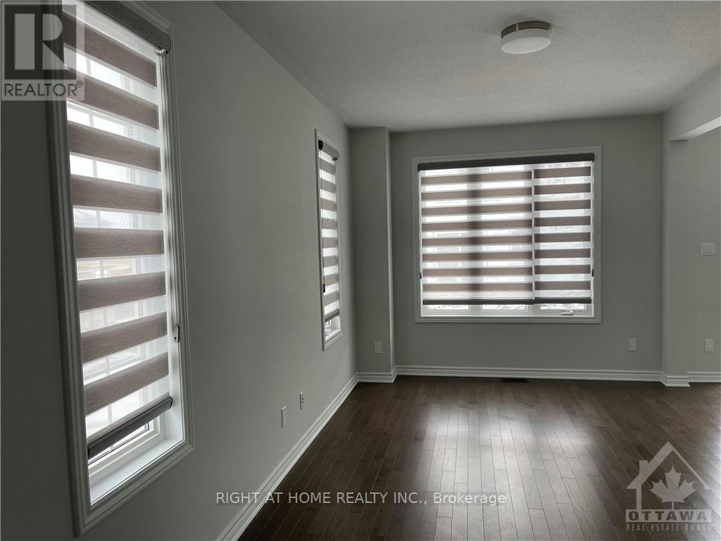 106 Mesa Drive, Ottawa, ON, K2J 6V9 - 3