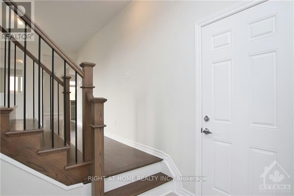 106 Mesa Drive, Ottawa, ON, K2J 6V9 - 8
