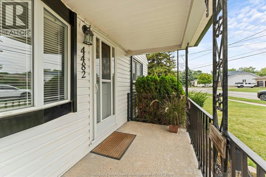 4482 Grand Marais Road East, Windsor, ON, N8W 1X7 - 2