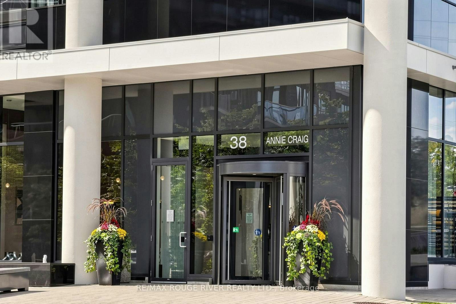 910-38 Annie Craig Drive, Toronto, ON, M8V 0G9 - 2