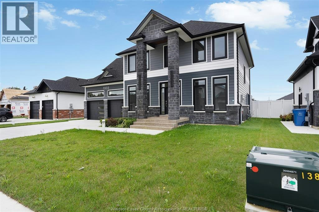 1933 Villa Canal Drive, Kingsville, ON, N9Y 0G5 - 3