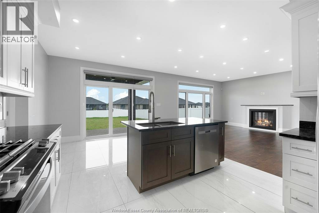 1933 Villa Canal Drive, Kingsville, ON, N9Y 0G5 - 20