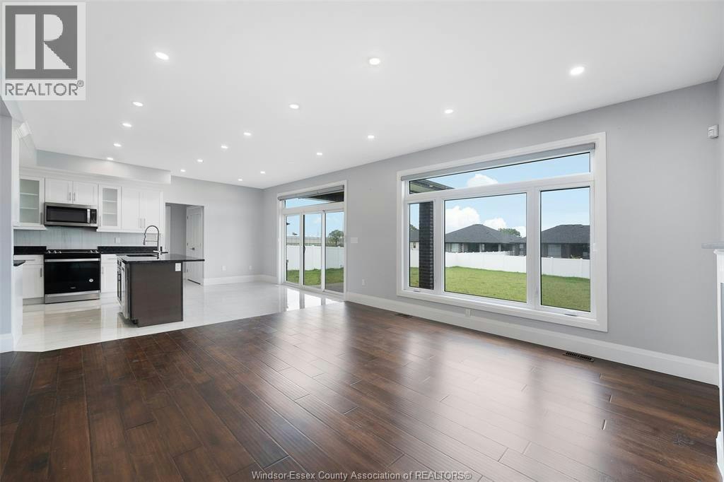1933 Villa Canal Drive, Kingsville, ON, N9Y 0G5 - 14