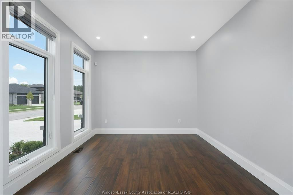 1933 Villa Canal Drive, Kingsville, ON, N9Y 0G5 - 24