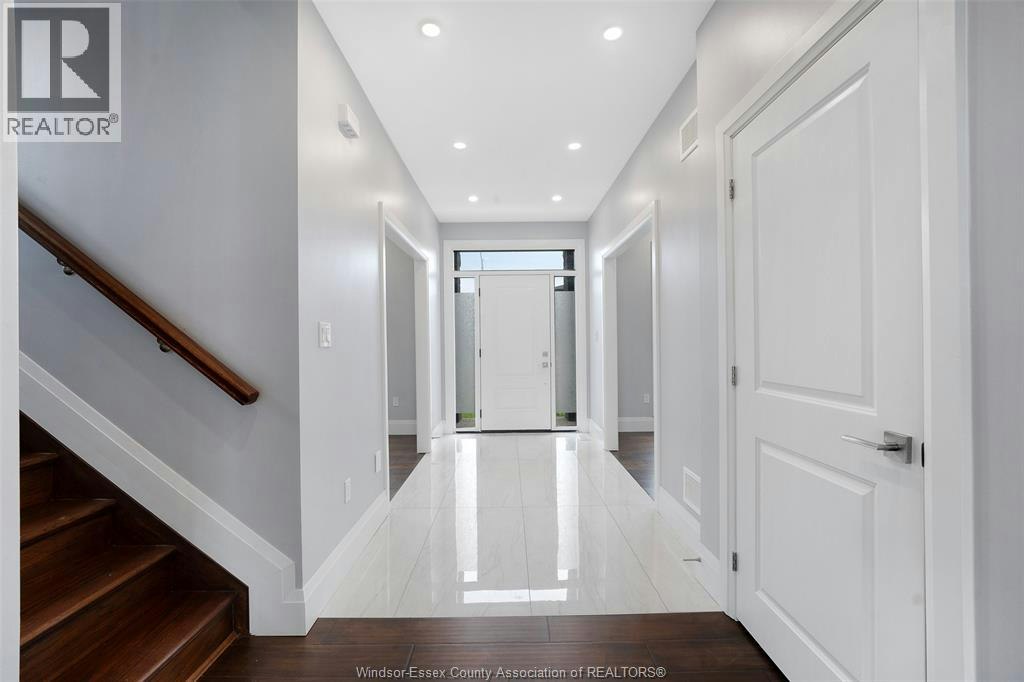 1933 Villa Canal Drive, Kingsville, ON, N9Y 0G5 - 10