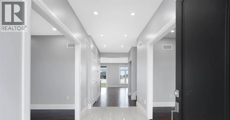 1933 Villa Canal Drive, Kingsville, ON, N9Y 0G5 - 9