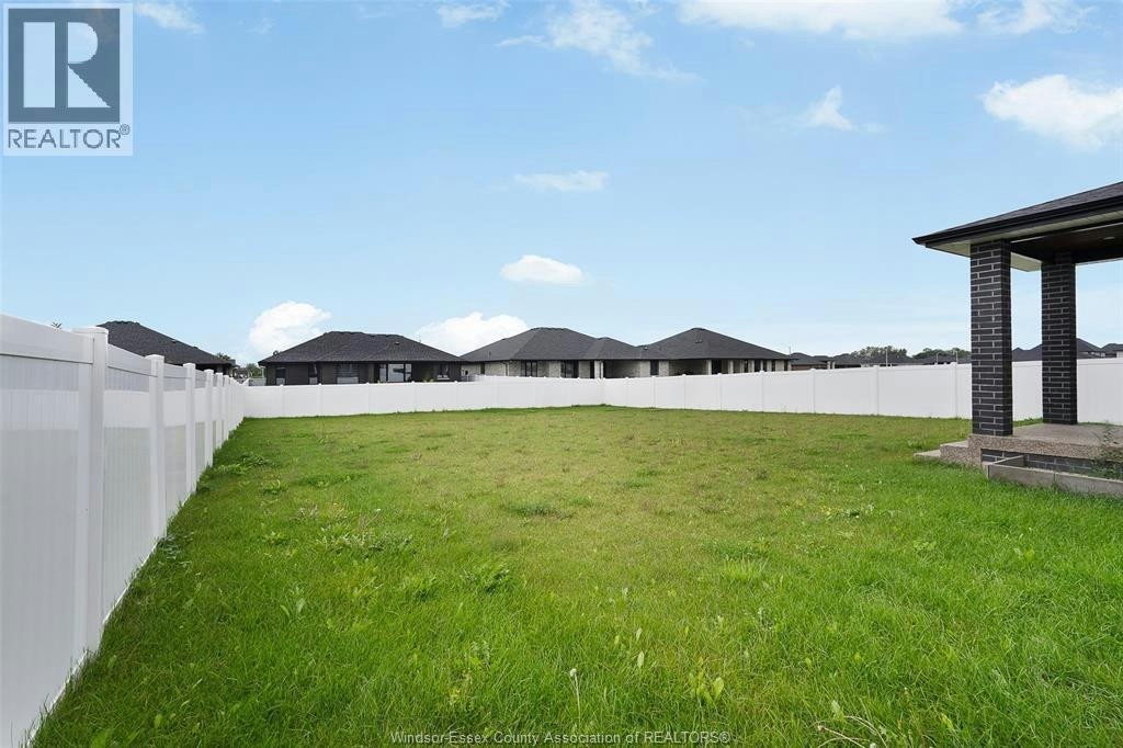 1933 Villa Canal Drive, Kingsville, ON, N9Y 0G5 - 5