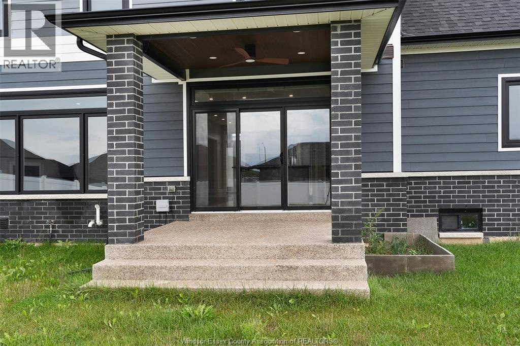 1933 Villa Canal Drive, Kingsville, ON, N9Y 0G5 - 8