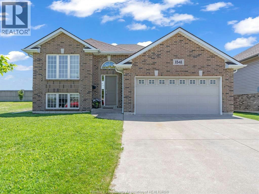 1541 Heatherglen Drive, Tecumseh, ON, N8N 5B3