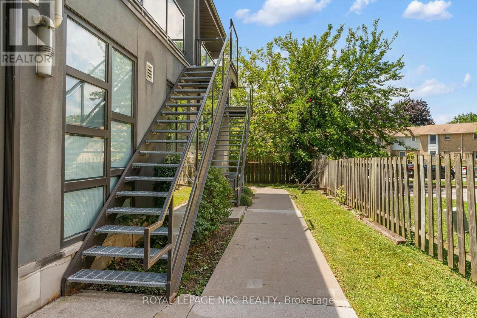 220-411 Lake Street, St. Catharines, ON, L2N 4H5 - 4