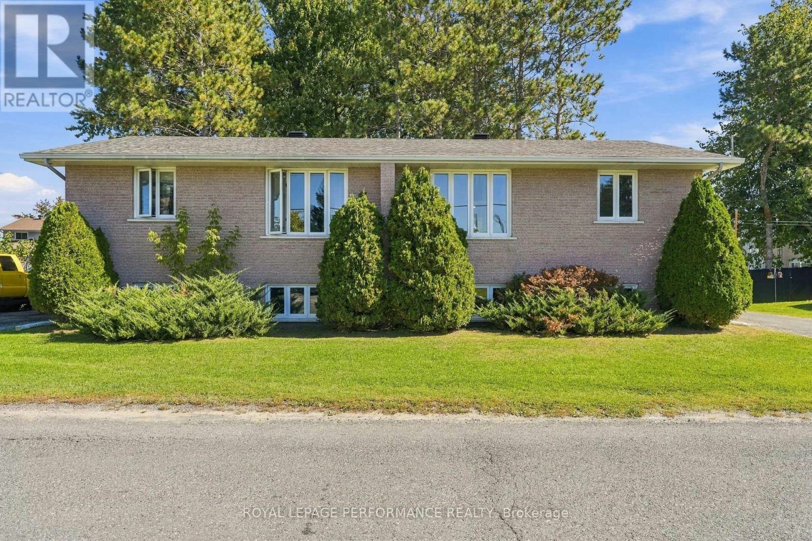 589-591 Bolt Road, Alfred, ON, K0B 1A0
