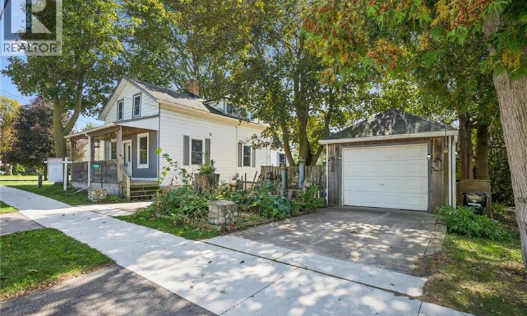 1126 Queen's Bush Road