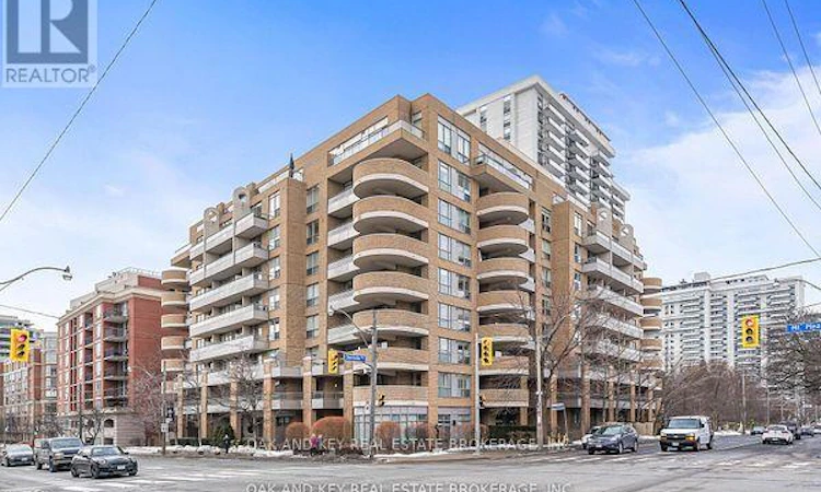 613-245 Davisville Avenue