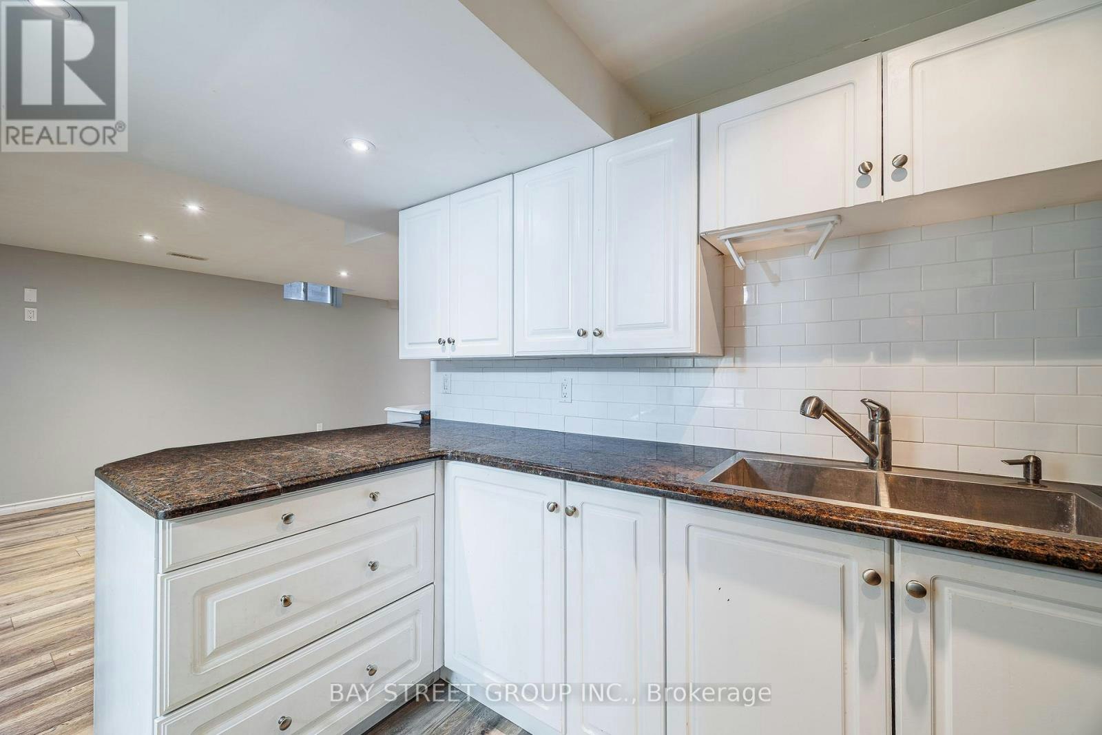 7752 Willey Street, Niagara Falls, ON, L2G 0H2 - 25